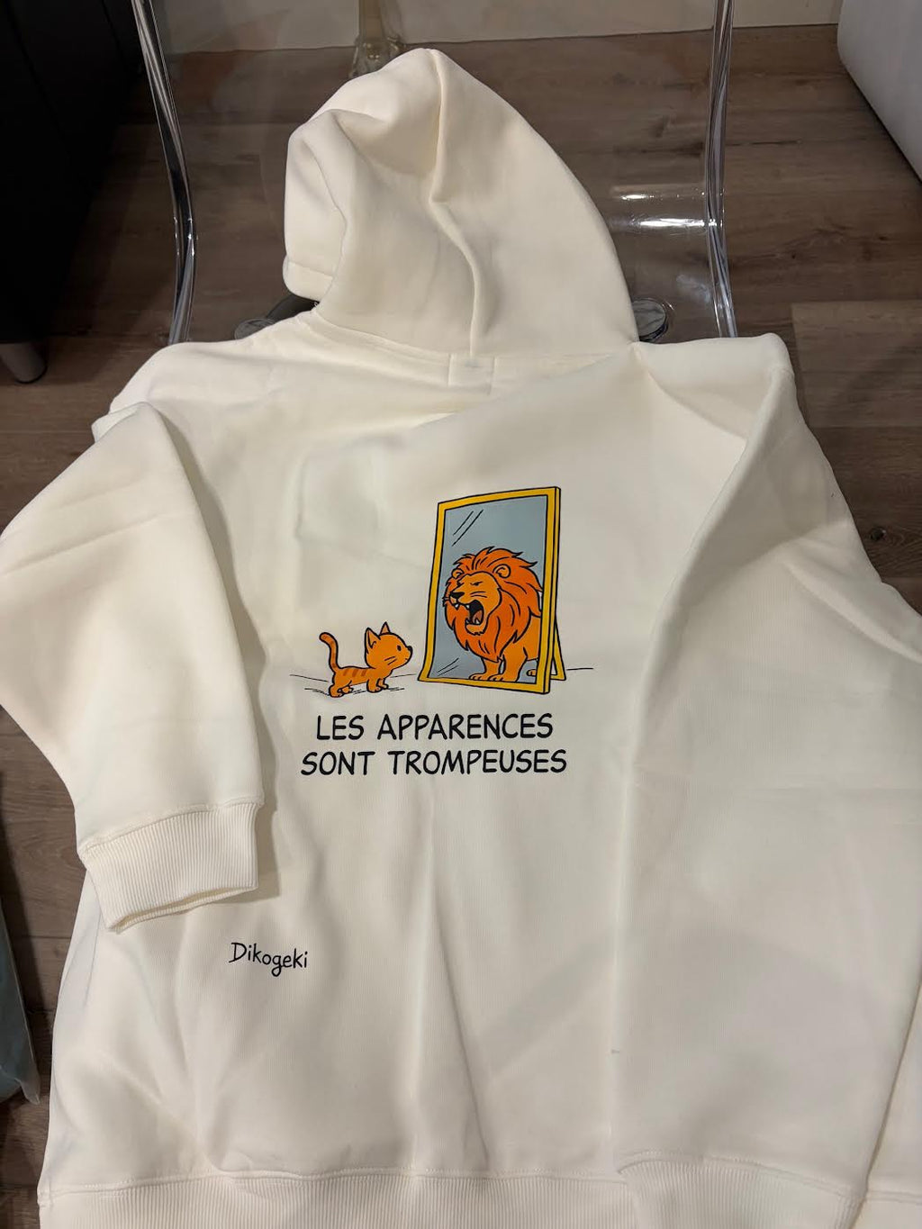 Les apparences sont trompeuses back Hoodie White